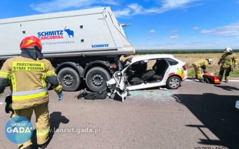 Wbił się w naczepe, wypadek na DK 94