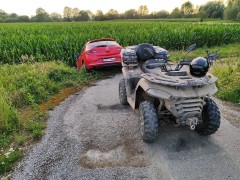 Nietrzeźwy na quadzie chciał pomóc pijanemu kierowcy