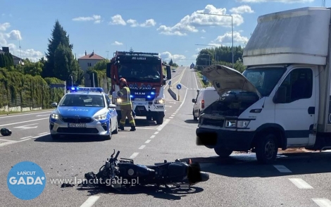 Zderzenie motocykla z&nbsp;autem dostawczym