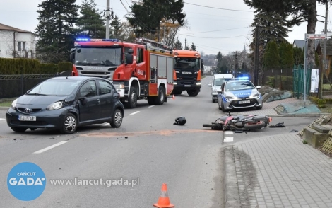 Ranny 17-latek, nie posiadał uprawnień do kierowania motocyklem