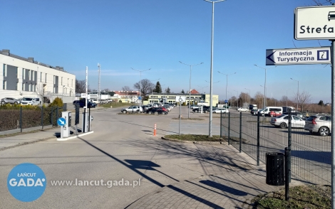 Płatny parking przy szpitalu